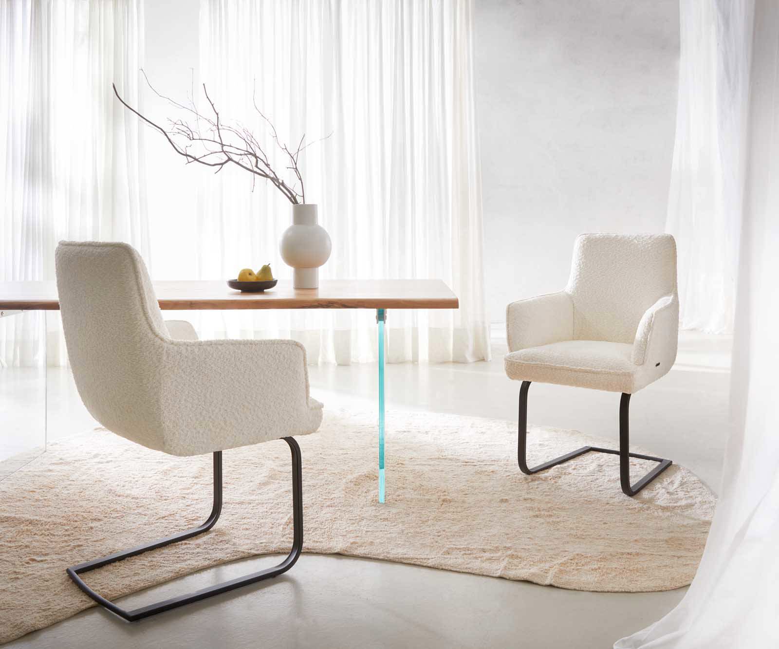 Freischwinger Heira-Flex mit Armlehnen Bouclé Weiß Freischwinger flach Schwarz Taschenfederkern 5 Freischwinger Heira-Flex mit Armlehnen Bouclé Weiß Freischwinger flach Schwarz Taschenfederkern 5