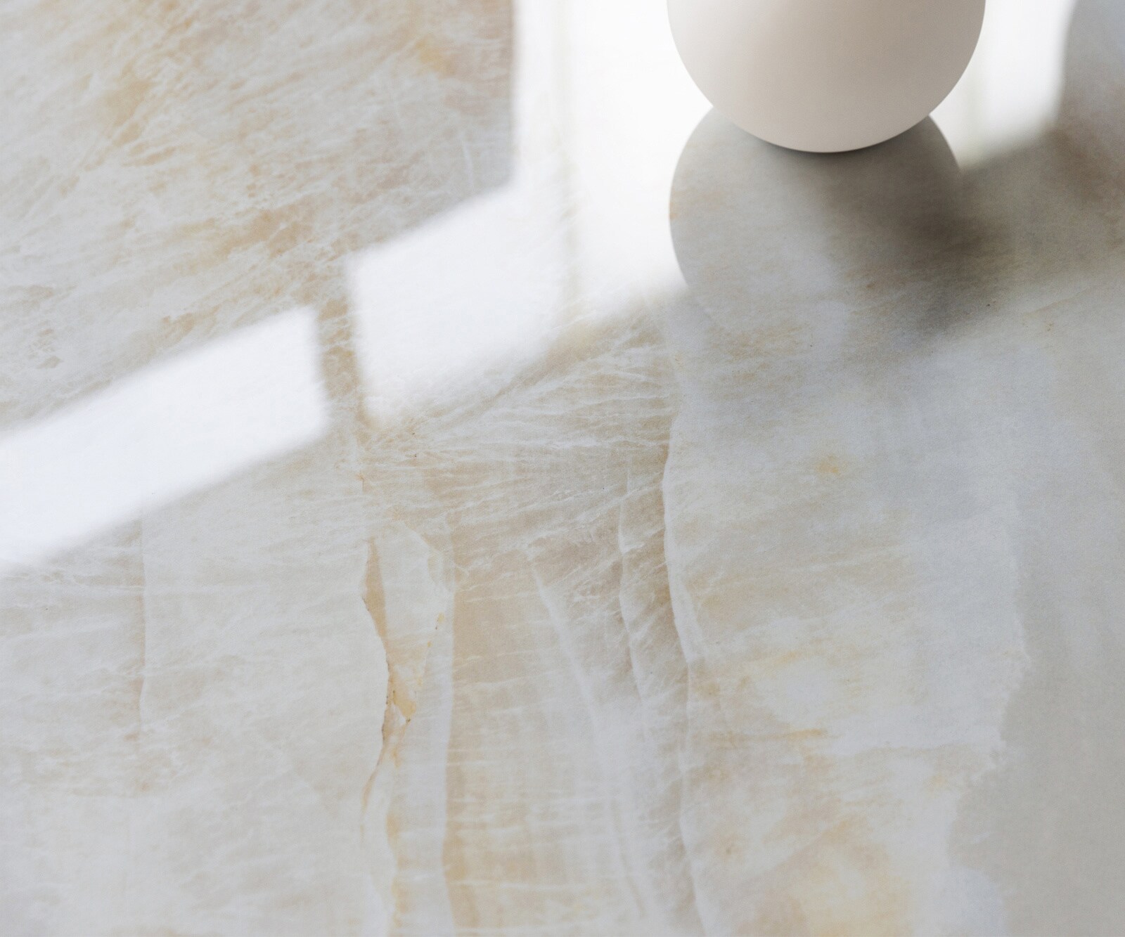 Table à manger Edge 300x100 cm céramique Onyx Pearl Infinity métal finition effet titane 4