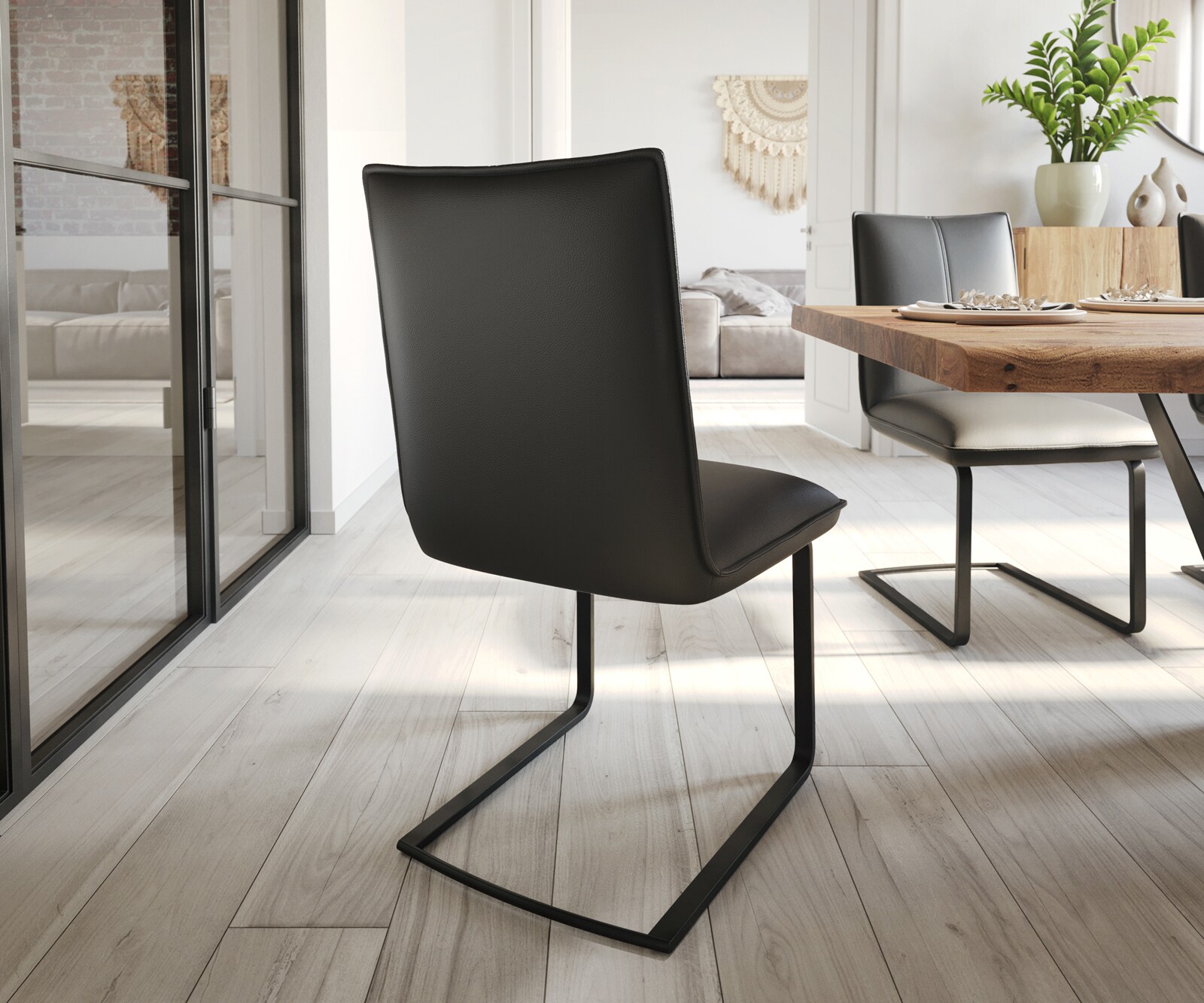 Cantilever Lelio-Flex cuir de vache noir pied cantilever plat noir ressorts ensachés 5 Cantilever Lelio-Flex cuir de vache noir pied cantilever plat noir ressorts ensachés 5