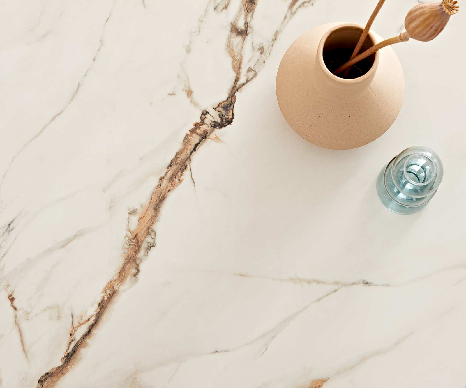 Couchtisch Ekrem 88x85 cm Keramik Calacatta Luxe Weiß-Gold-Grau Hairpin rund Metall Effektfinish Titan 7