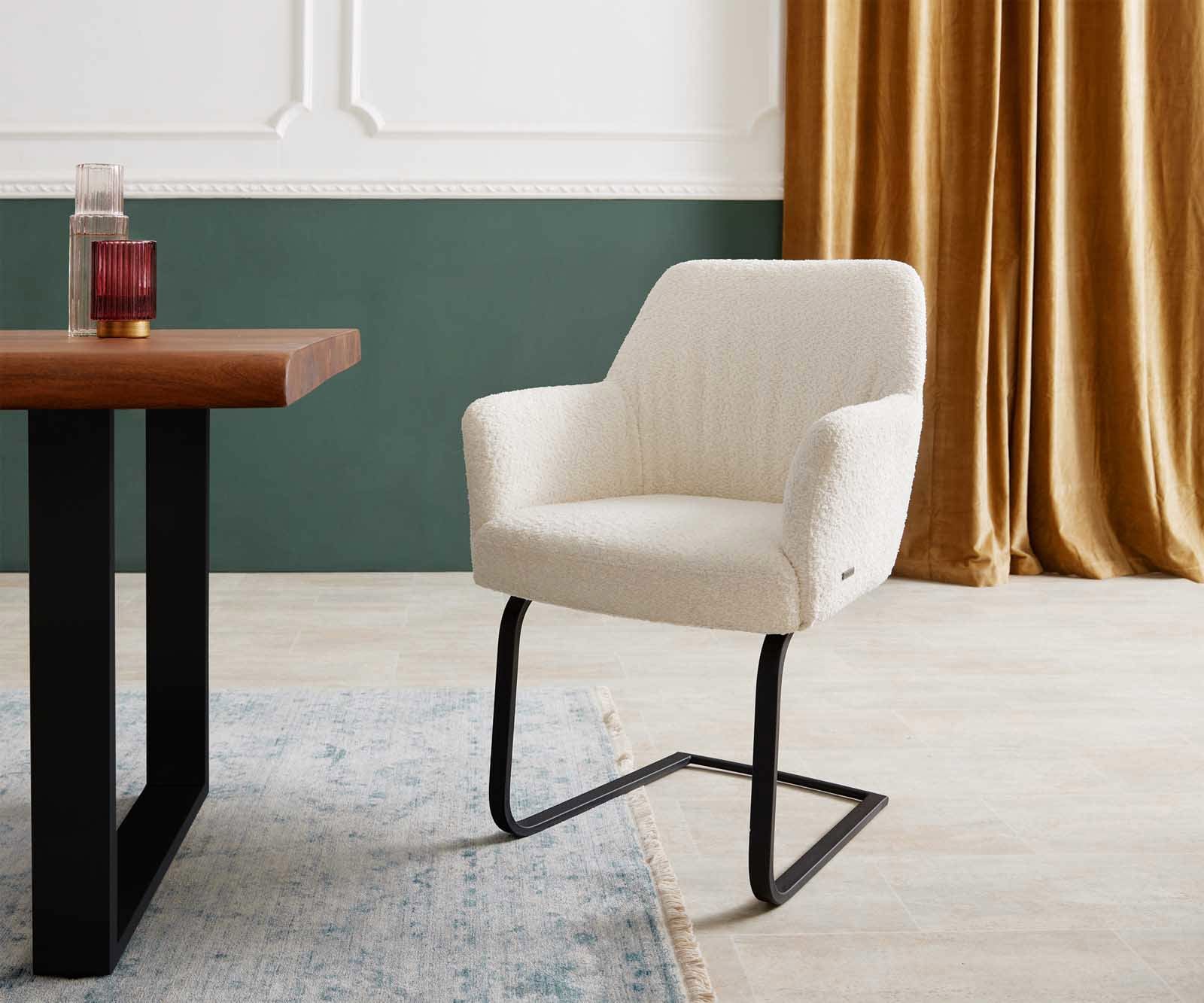 Freischwinger Xana-Flex mit Armlehnen Bouclé Weiß Freischwinger flach Schwarz Taschenfederkern Freischwinger Xana-Flex mit Armlehnen Bouclé Weiß Freischwinger flach Schwarz Taschenfederkern