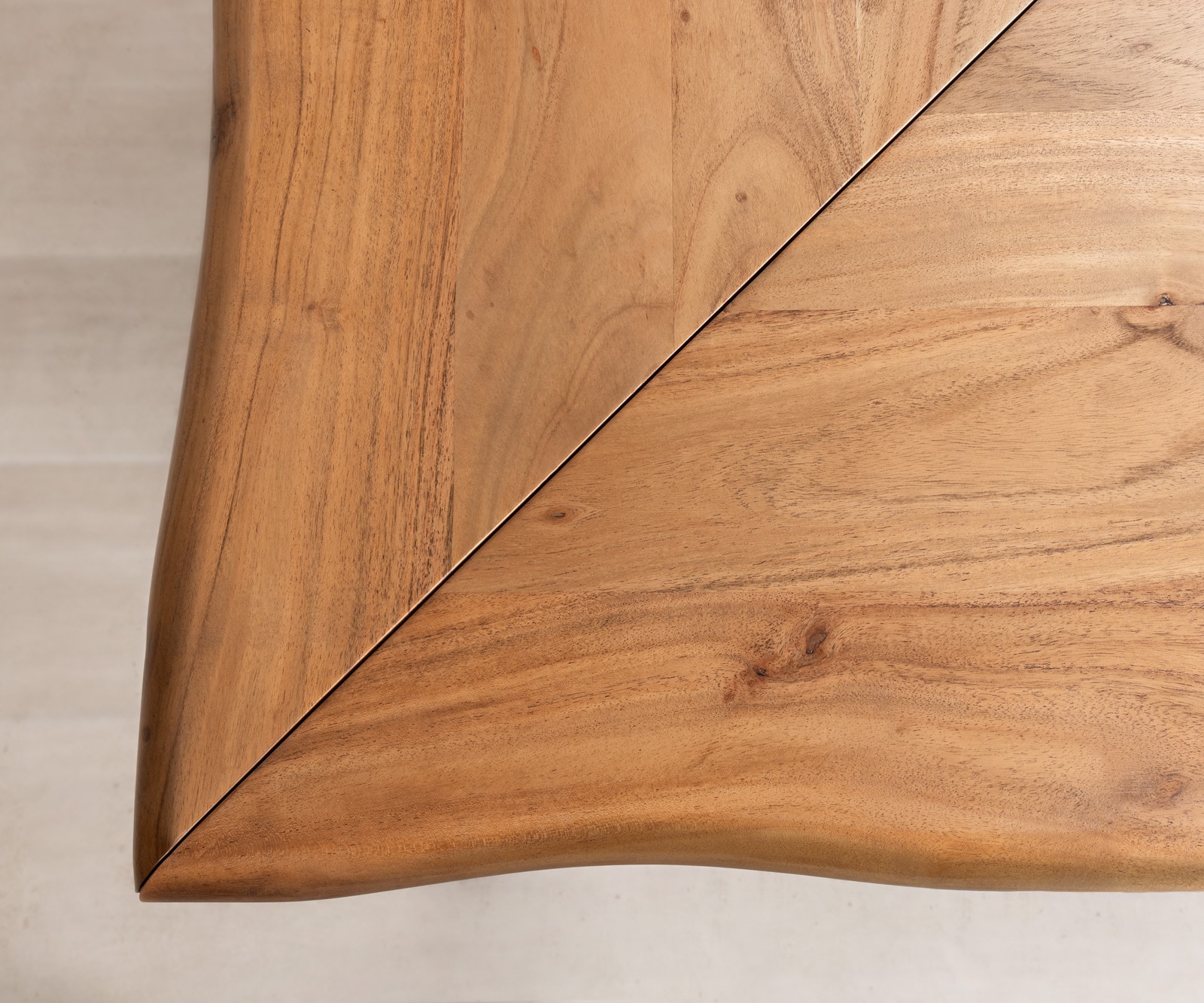 Schreibtisch Live-Edge 170x170 Akazie Natur Gestell Silber Baumkante 8