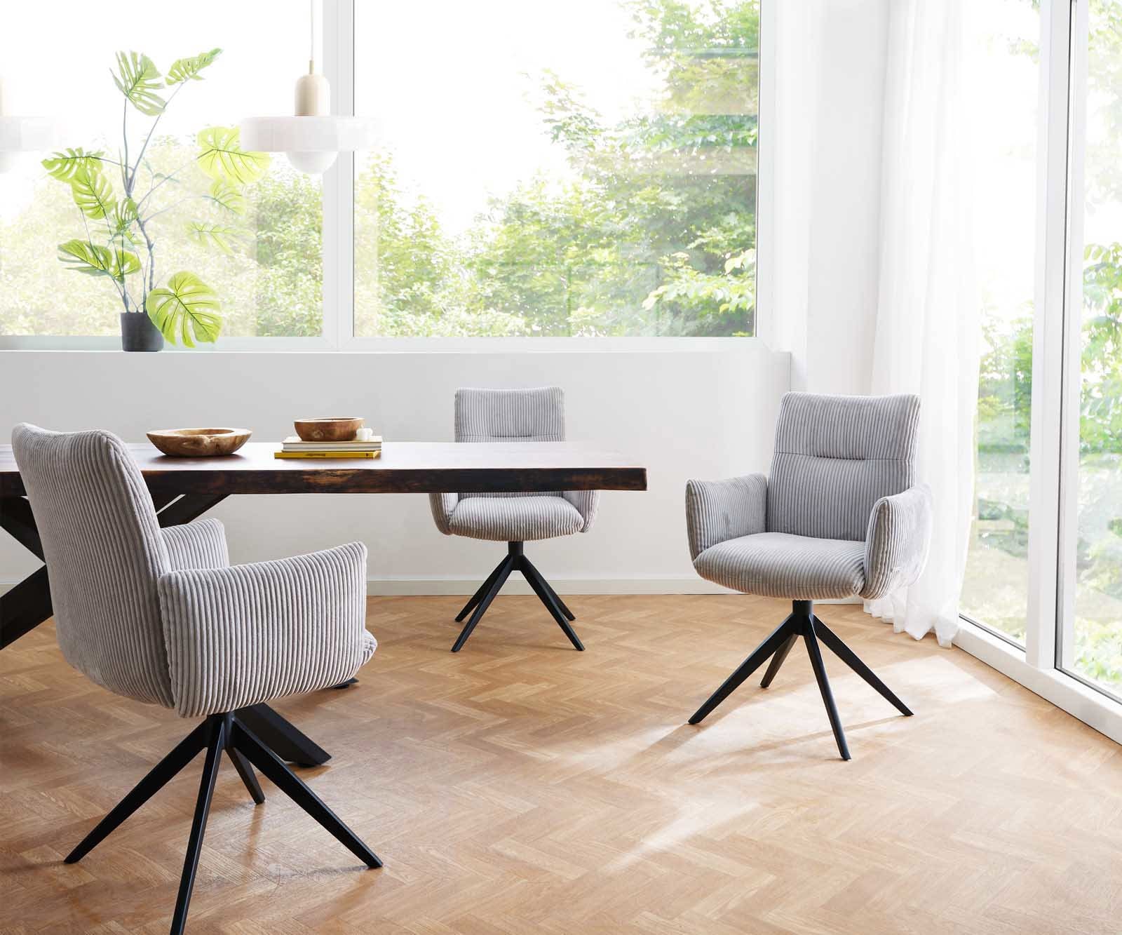 Chaise-pivotante Jova-Flex avec accoudoirs côtelé gris argenté pied croisé large noir pivotement sur 360° ressorts ensachés 6 Chaise-pivotante Jova-Flex avec accoudoirs côtelé gris argenté pied croisé large noir pivotement sur 360° ressorts ensachés 6