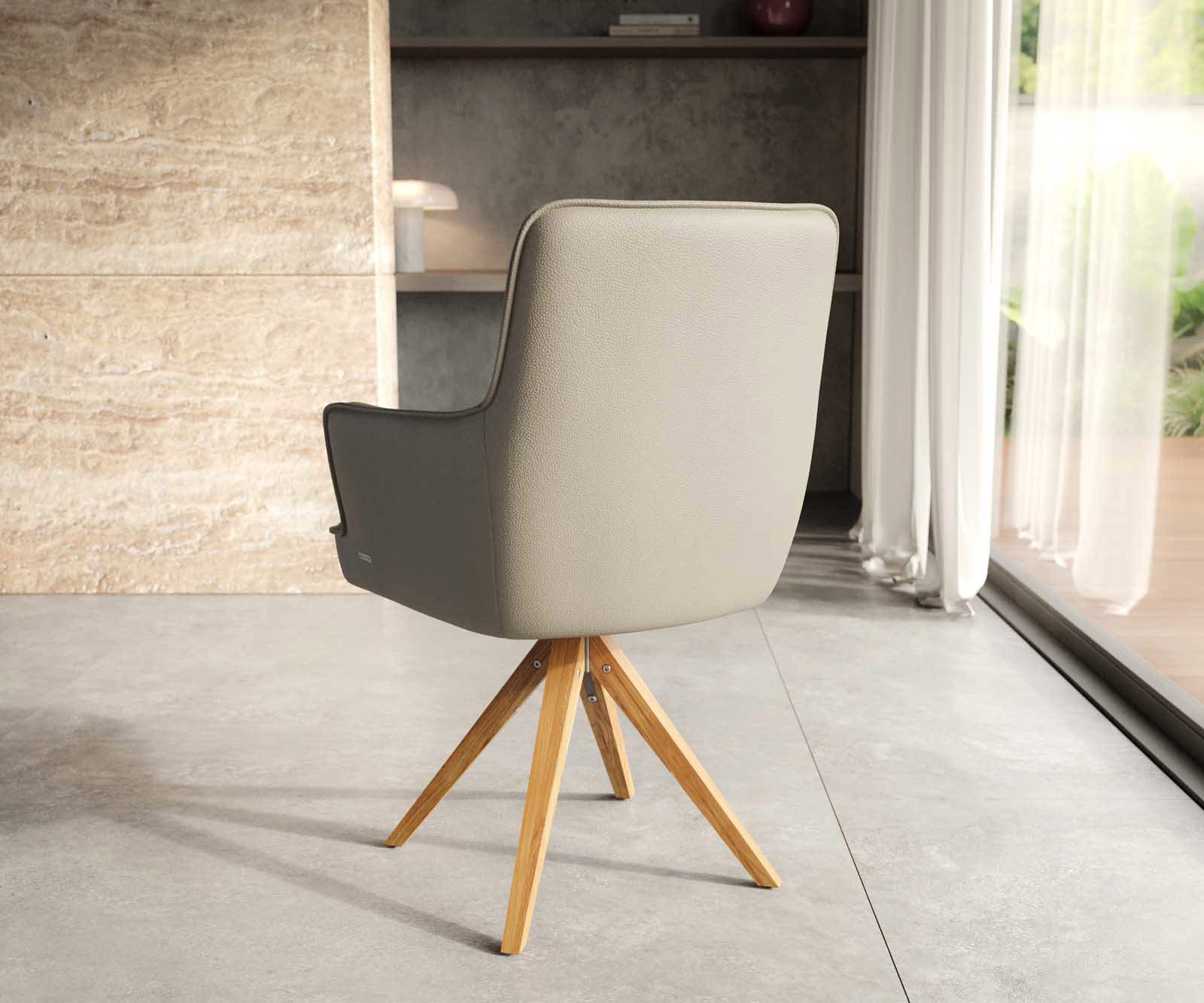 Chaise-pivotante Heira-Flex avec accoudoirs cuir de vache couleur boue pied en bois angulaire naturel pivotement sur 180° ressorts ensachés 3