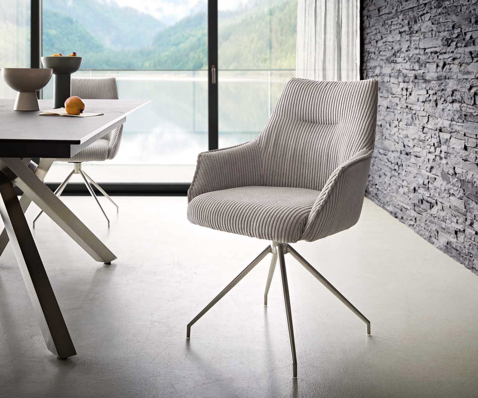 Chaise-pivotante Alja-Flex avec accoudoirs côtelé gris argenté pied croisé conique acier inoxydable ressorts ensachés pivote sur 180°