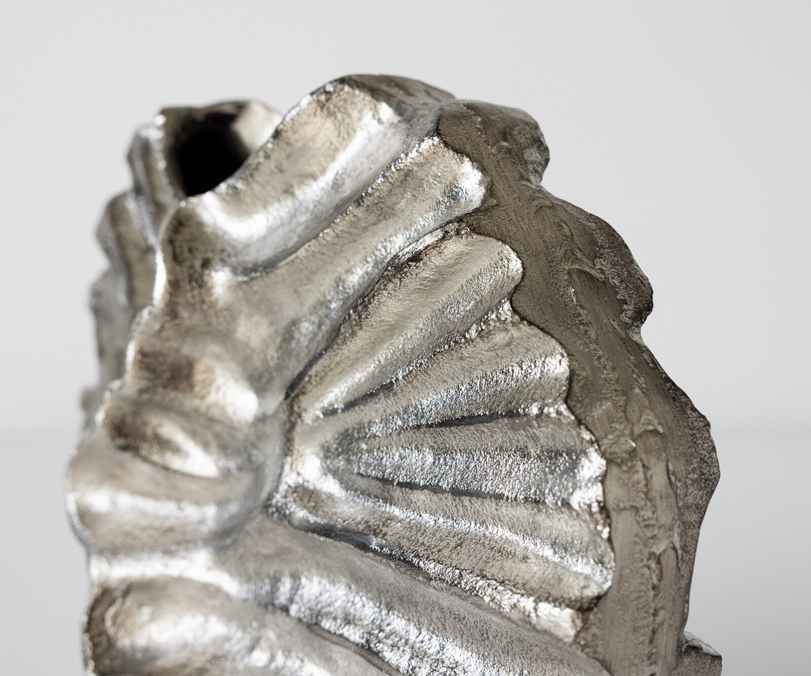 Vase Nerina B47 x T18 x H42 cm Aluminium Platin Handgemacht 5
