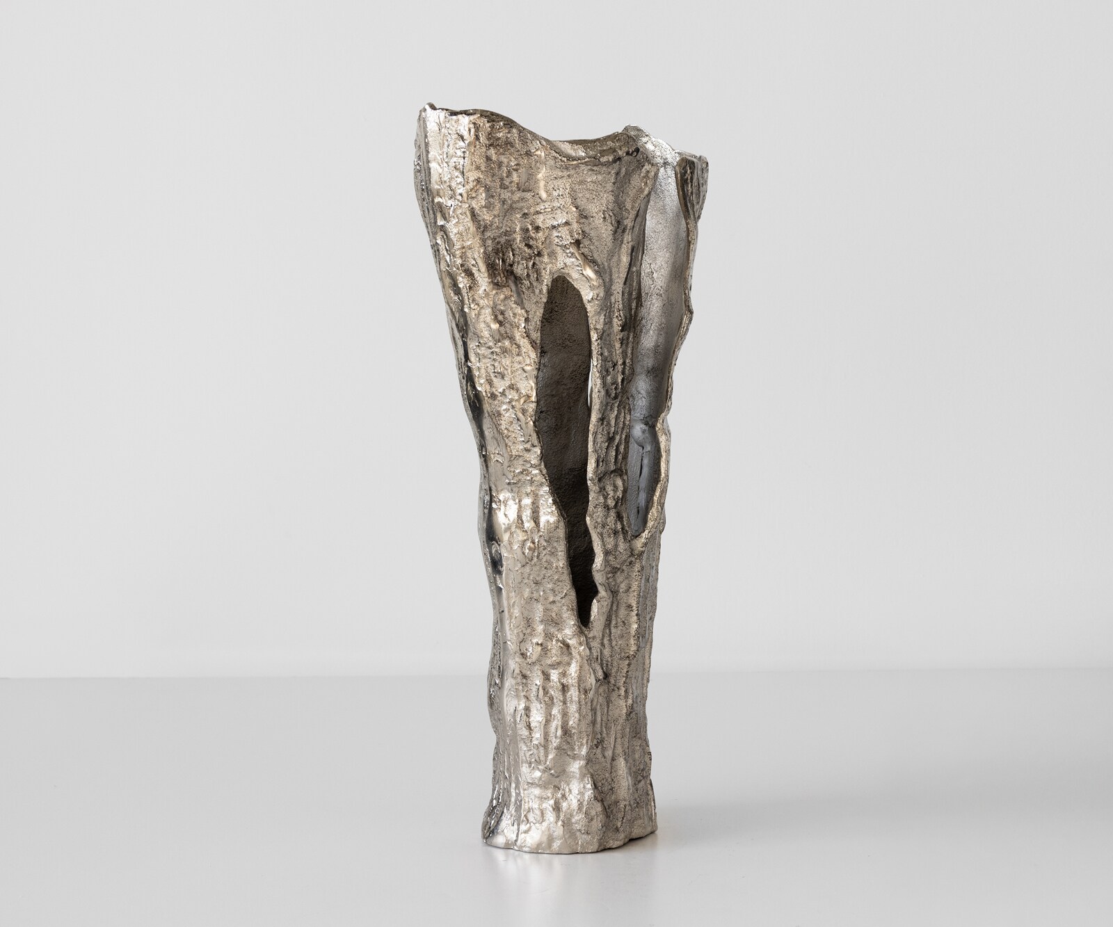Vase Cortana B31 x T22 x H63 cm Aluminium Platin Handgemacht 2