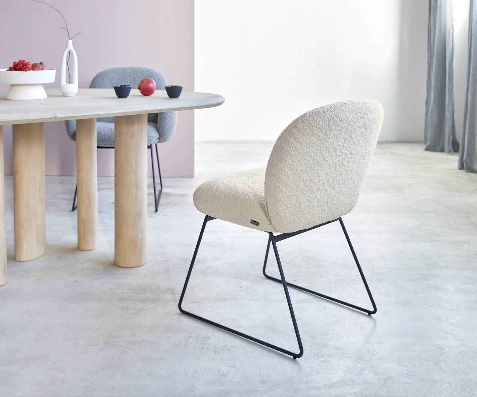 Esszimmerstuhl Nube-Flex Bouclé Weiß Kufengestell Schwarz Taschenfederkern 4 Esszimmerstuhl Nube-Flex Bouclé Weiß Kufengestell Schwarz Taschenfederkern 4