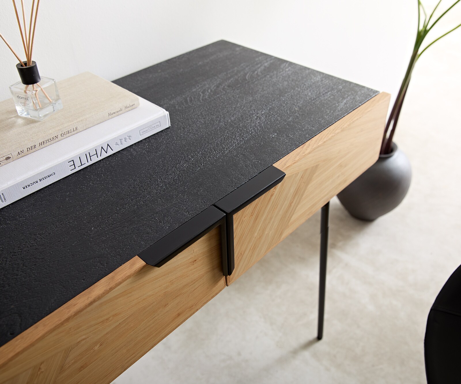 Konsolentisch Mikkusu 90x45 cm Bambus Natur Mango Schwarz 2 Schubladen Metall Schwarz 2