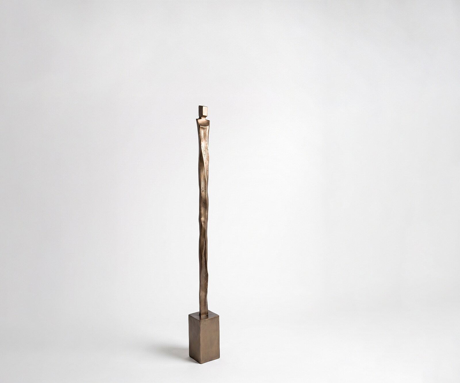 Figur Statera B12 x T12 x H131 cm Aluminium Aurum Satin Handgemacht