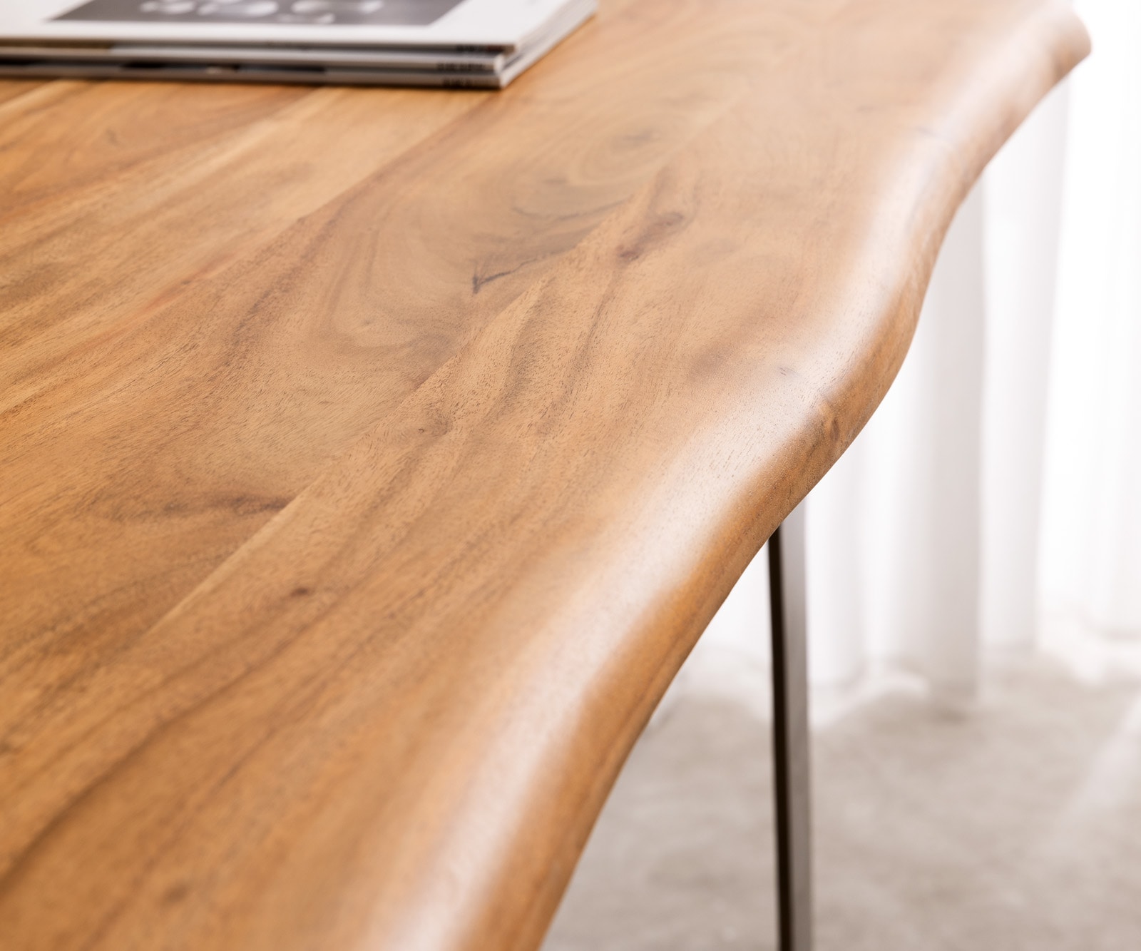 Schreibtisch Live-Edge 170x170 Akazie Natur Gestell Silber Baumkante 3 Schreibtisch Live-Edge 170x170 Akazie Natur Gestell Silber Baumkante 3