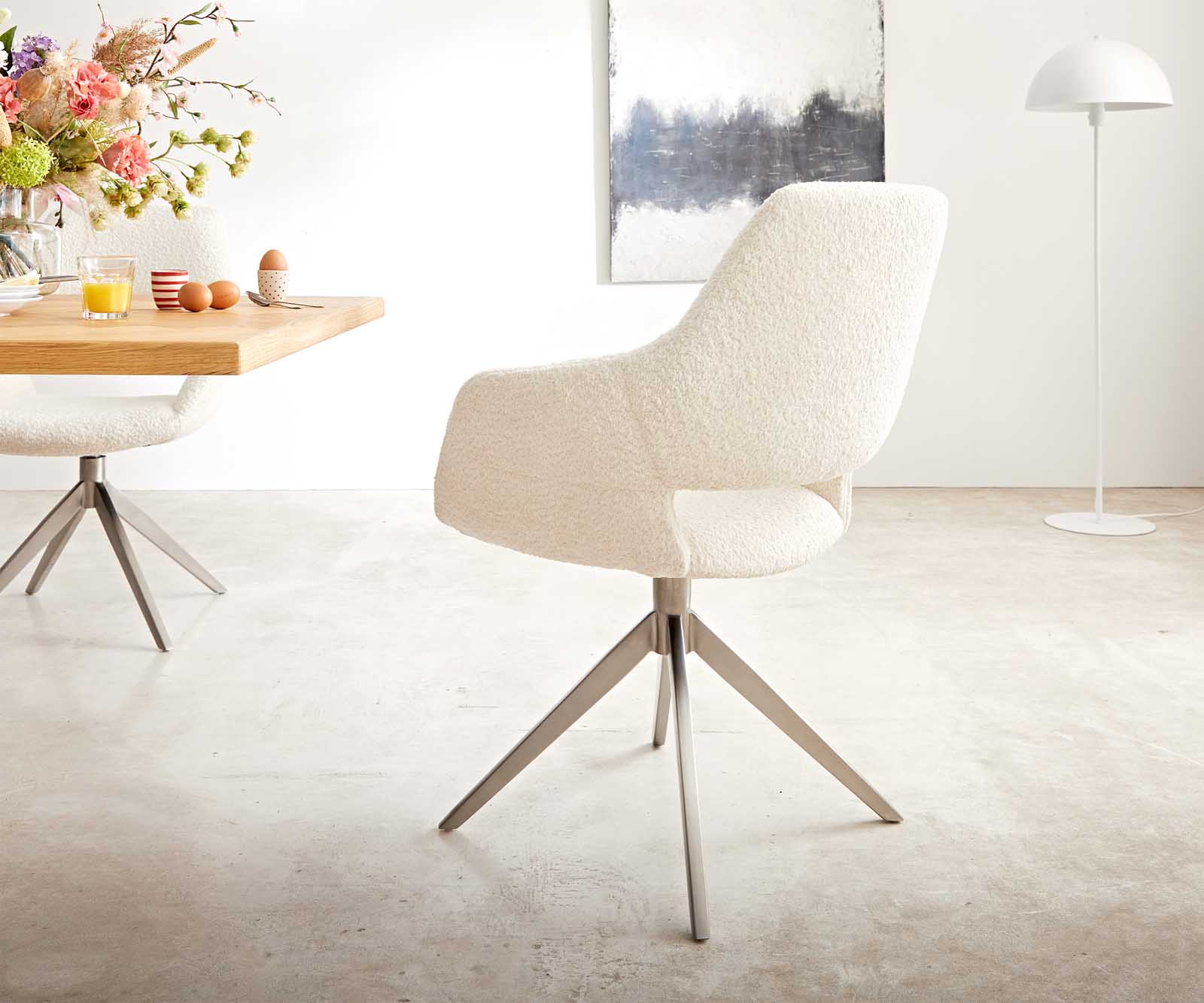 Chaise-pivotante Yago-Flex XL avec accoudoirs bouclé blanc cadre croisé large acier inoxydable pivote sur 360° 4