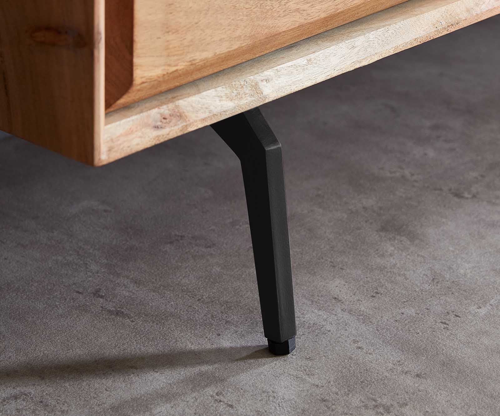 Lowboard Shari 160 cm Akazie Natur 2 Türen 1 Schublade 1 Fach Winkelfuß Metall Schwarz 4 Lowboard Shari 160 cm Akazie Natur 2 Türen 1 Schublade 1 Fach Winkelfuß Metall Schwarz 4