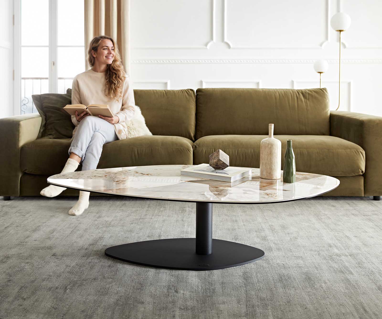 Couchtisch Vibana 140x80 cm Keramik Minas Melange Weiß-Beige Gestell Metall Schwarz 1 Couchtisch Vibana 140x80 cm Keramik Minas Melange Weiß-Beige Gestell Metall Schwarz 1