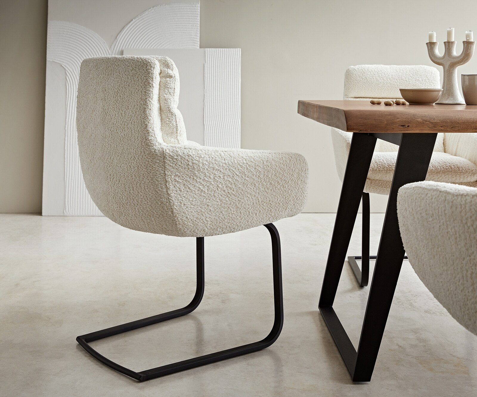 Cantilever Abelia-Flex avec accoudoirs bouclé blanc pied cantilever plat noir 4