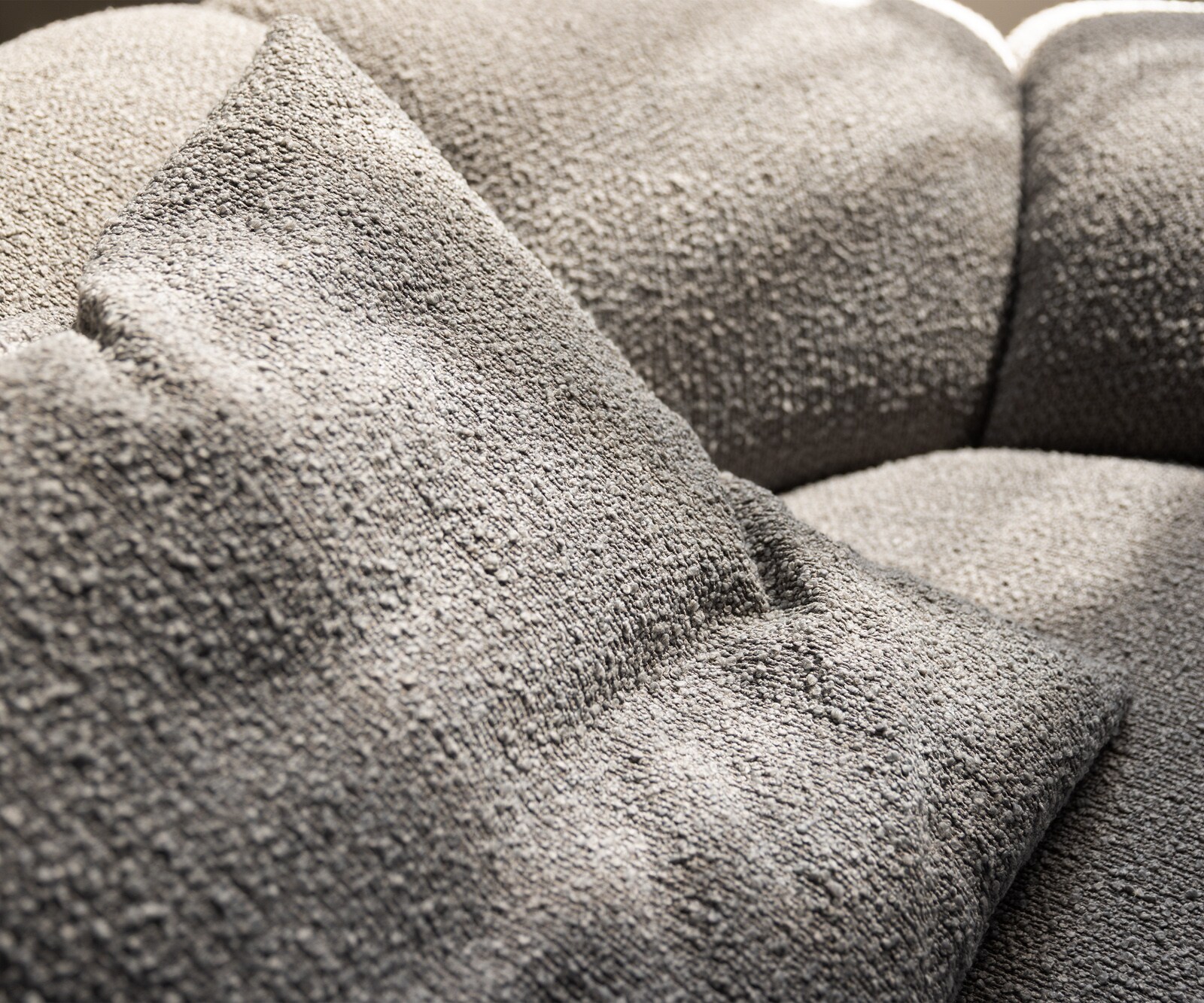 Grand canapé Lunna 360x175 cm Bouclé gris argenté 2 coussins 6 Grand canapé Lunna 360x175 cm Bouclé gris argenté 2 coussins 6