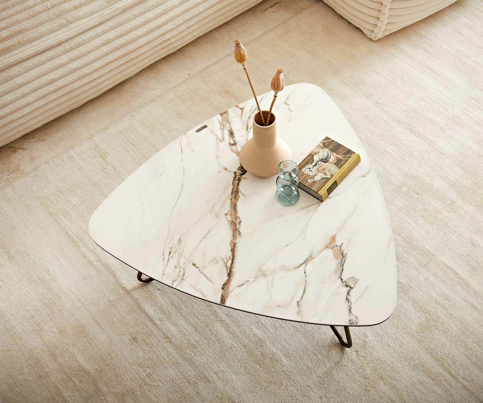 Couchtisch Ekrem 88x85 cm Keramik Calacatta Luxe Weiß-Gold-Grau Hairpin rund Metall Effektfinish Titan 4