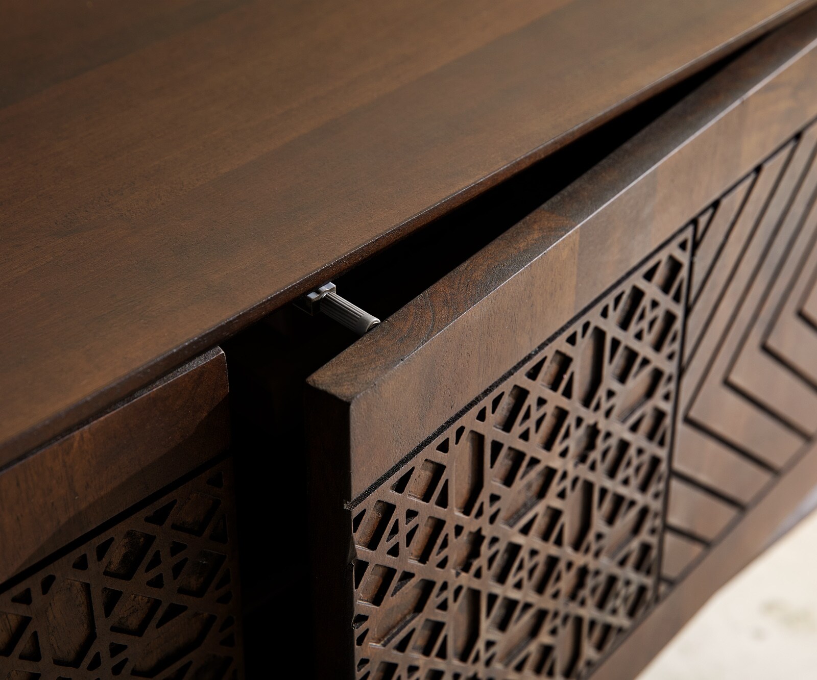 Sideboard Manjula 145 cm Mango Braun 4 Türen V-Fuß Metall Schwarz 2