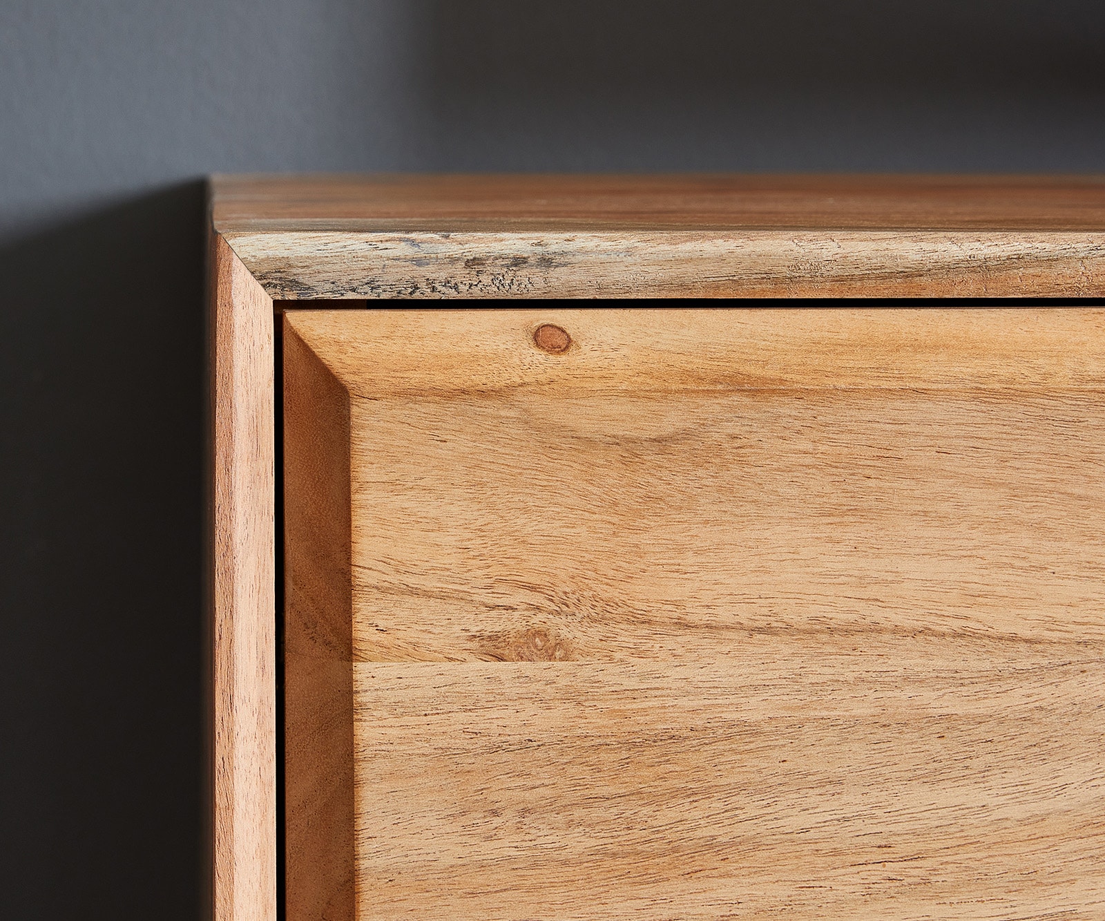 Lowboard Shari 160 cm Akazie Natur 2 Türen 1 Schublade 1 Fach Winkelfuß Metall Schwarz 3 Lowboard Shari 160 cm Akazie Natur 2 Türen 1 Schublade 1 Fach Winkelfuß Metall Schwarz 3