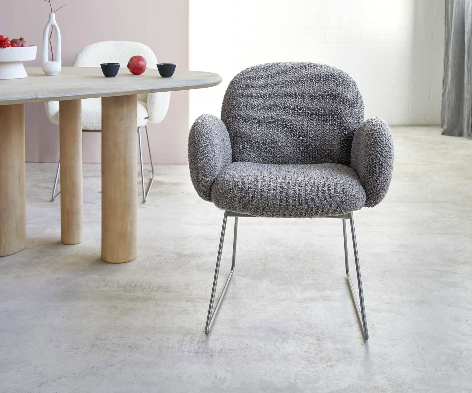 Chaise-de-salle-à-manger Nube-Flex avec accoudoirs bouclé gris argenté pied trapèze acier inoxydable brossé ressorts ensachés 1
