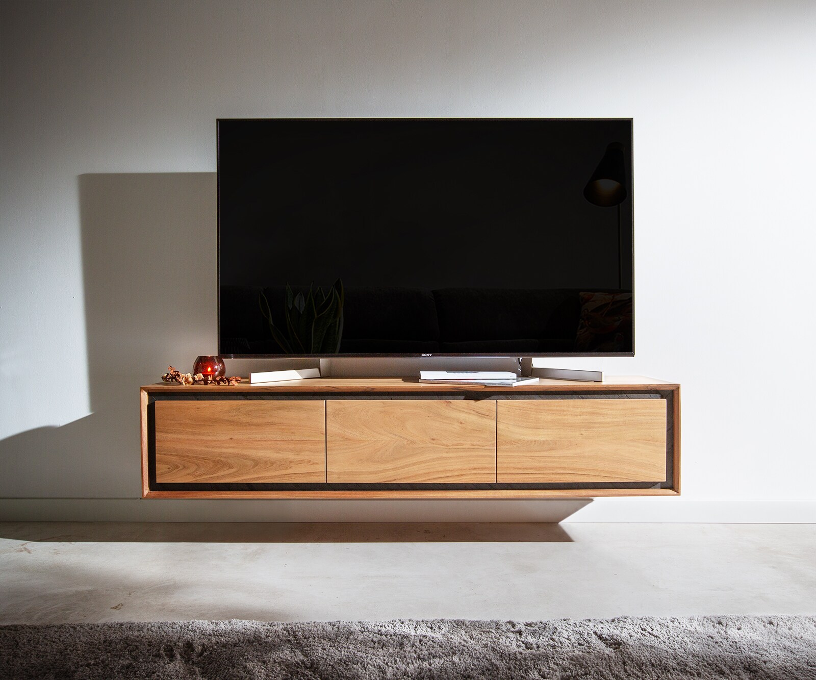Buffet bas Stonegrace 145 cm acacia nature 3 portes placage en pierre flottant 1