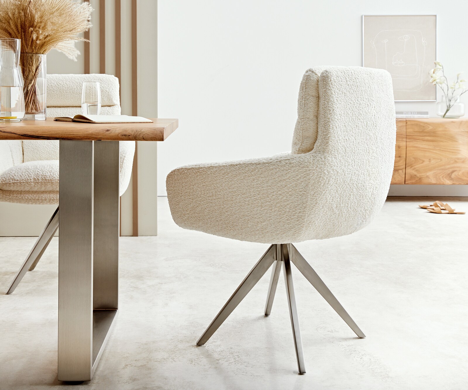 Chaise-de-salle-à-manger Abelia-Flex avec accoudoirs bouclé blanc pied croisé angulaire acier inoxydable brossé 4