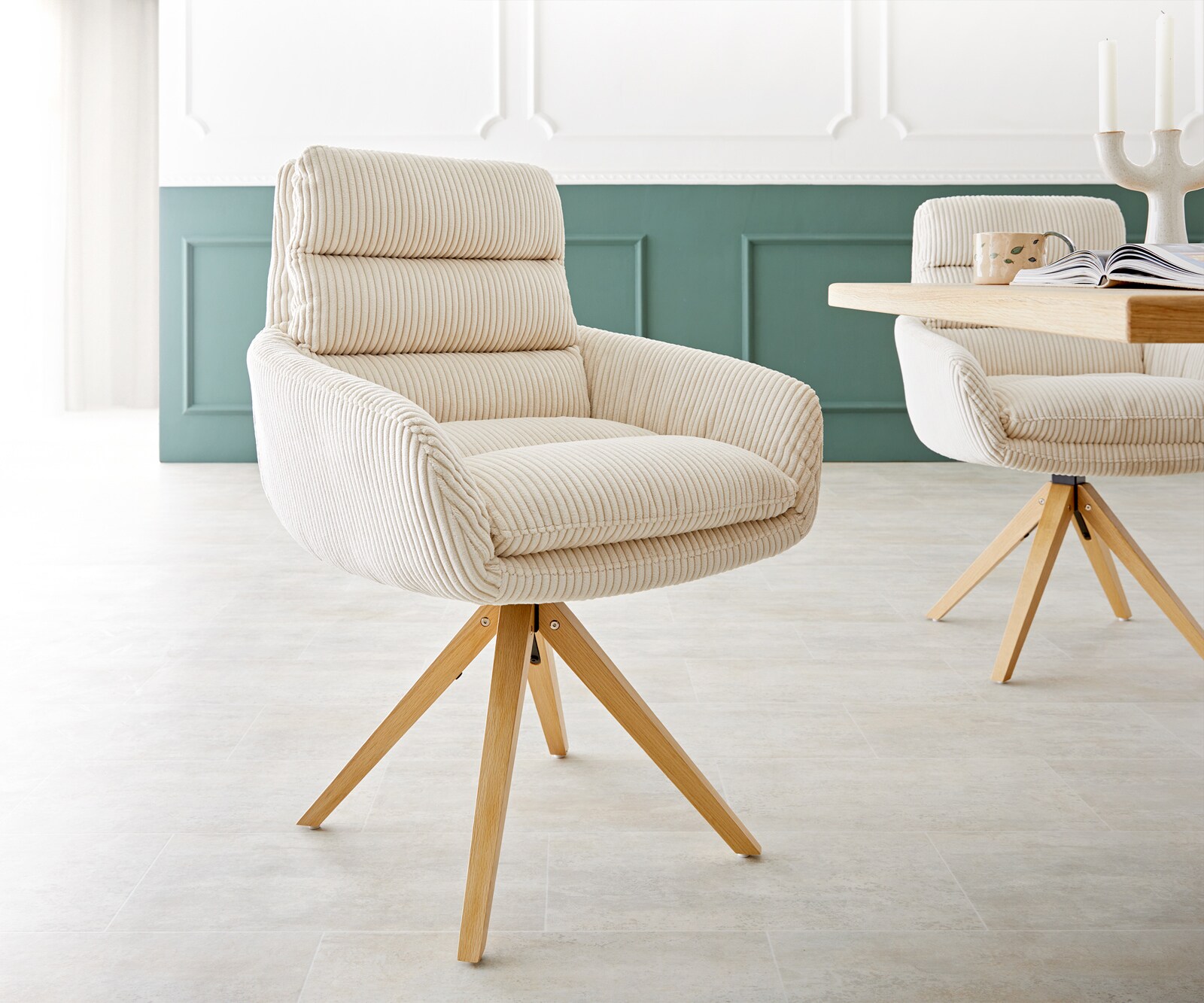 Polsterstuhl Abelia-Flex mit Armlehnen Holzgestell kantig Natur Cord Beige 360° drehbar