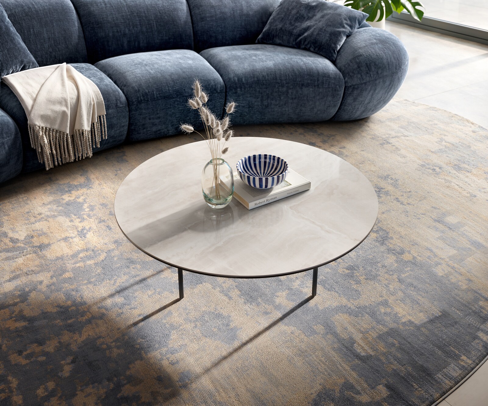 Table basse Edge ronde 90x90 cm céramique Onyx Champagne Trive métal noir 4