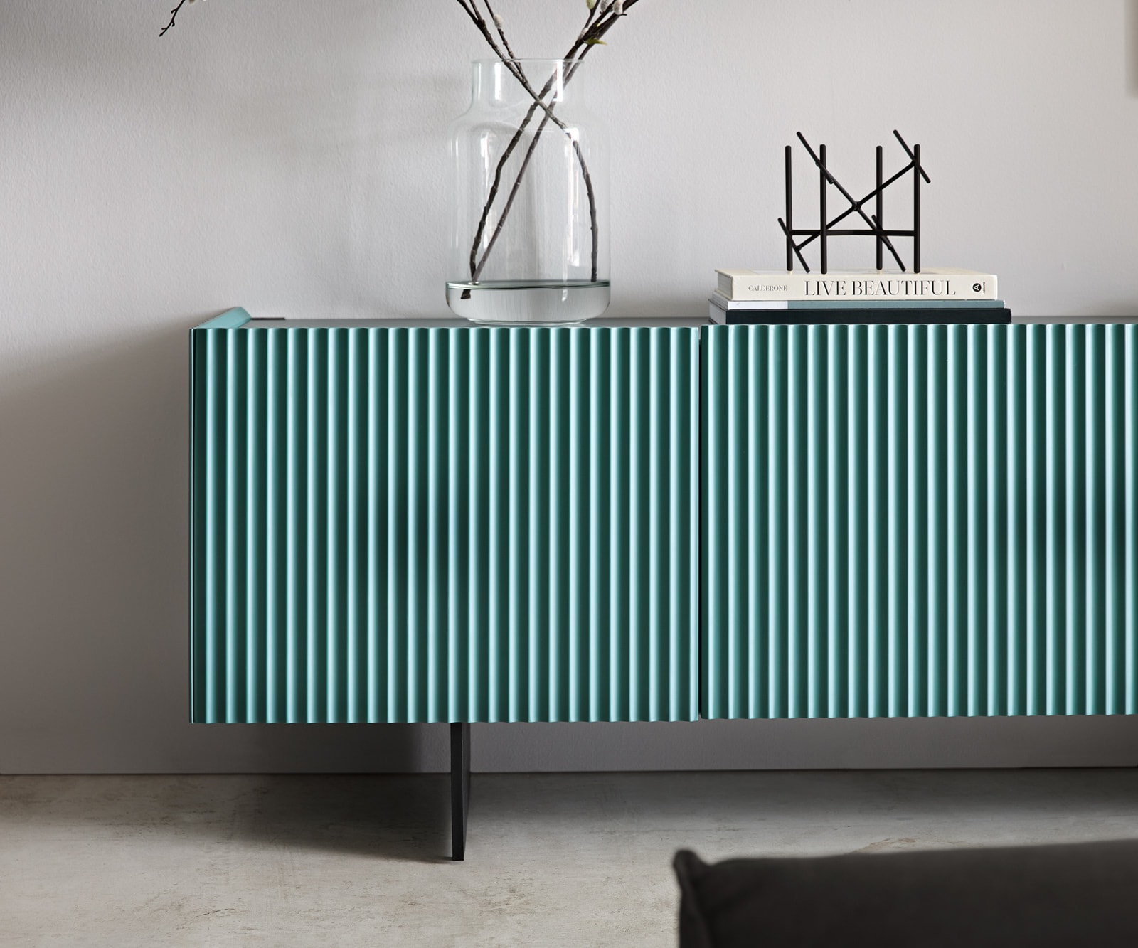 Meuble-TV Kelani 200 cm pétrole 4 portes pied flottant métal noir 5