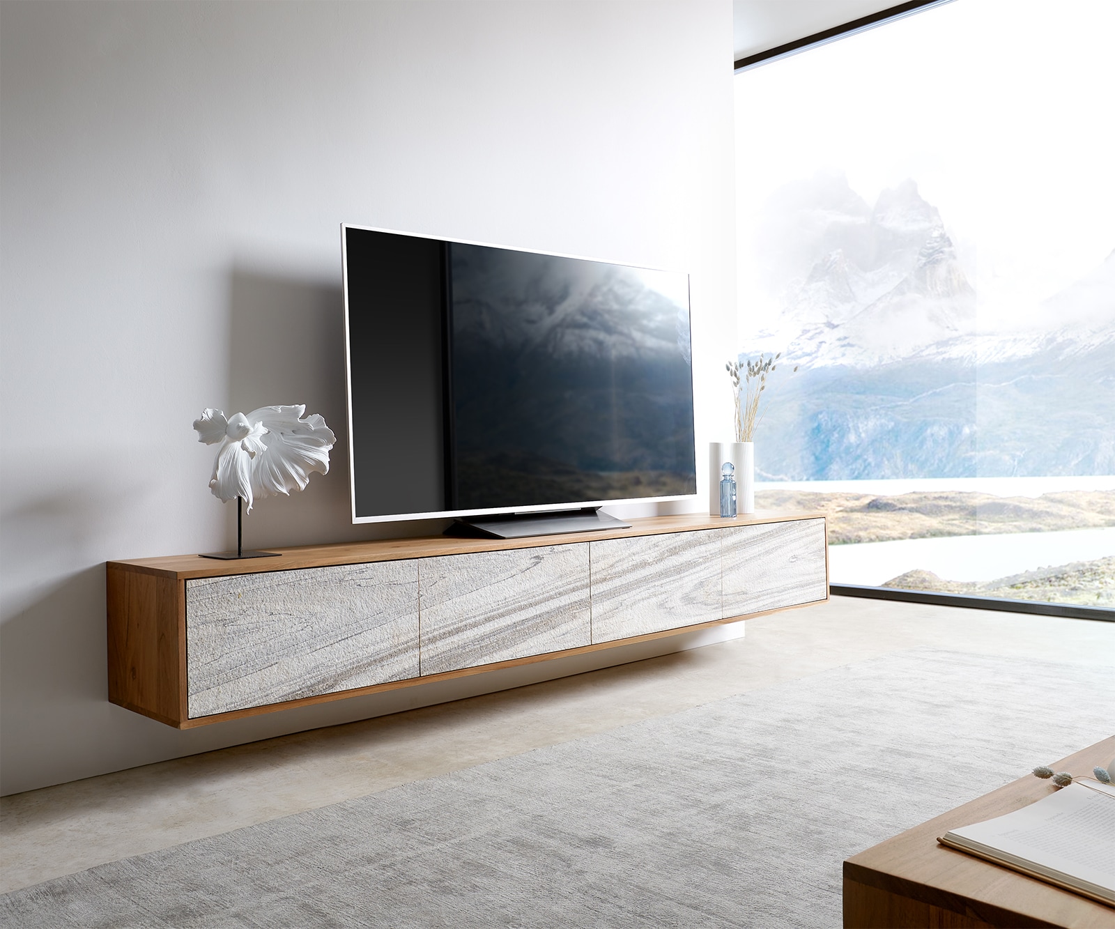 TV-Board Kleo Akazie Natur 220 cm 4 Türen schwebend Lowboard