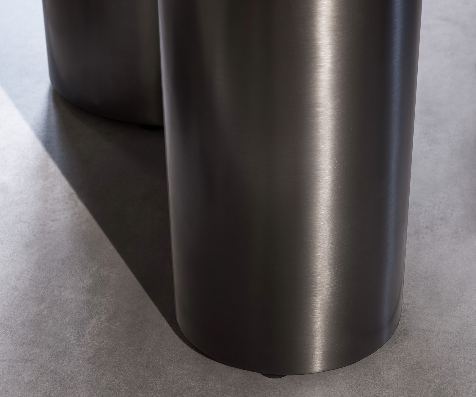 Table à manger Edge 300x100 Céramique Laminam® Sabbia Couleur chêne Pilier Acier inoxydable Graphite 6