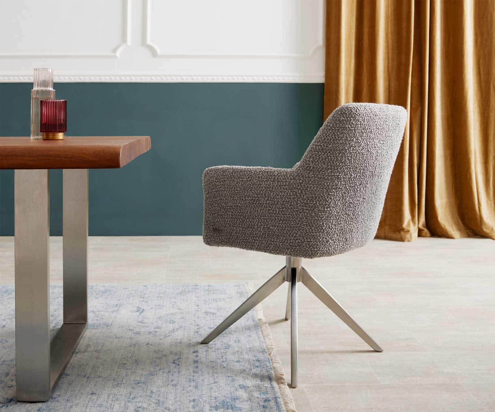 Drehstuhl Xana-Flex mit Armlehnen Bouclé Silbergrau Kreuzgestell breit Edelstahl 360° drehbar Taschenfederkern 4 Drehstuhl Xana-Flex mit Armlehnen Bouclé Silbergrau Kreuzgestell breit Edelstahl 360° drehbar Taschenfederkern 4