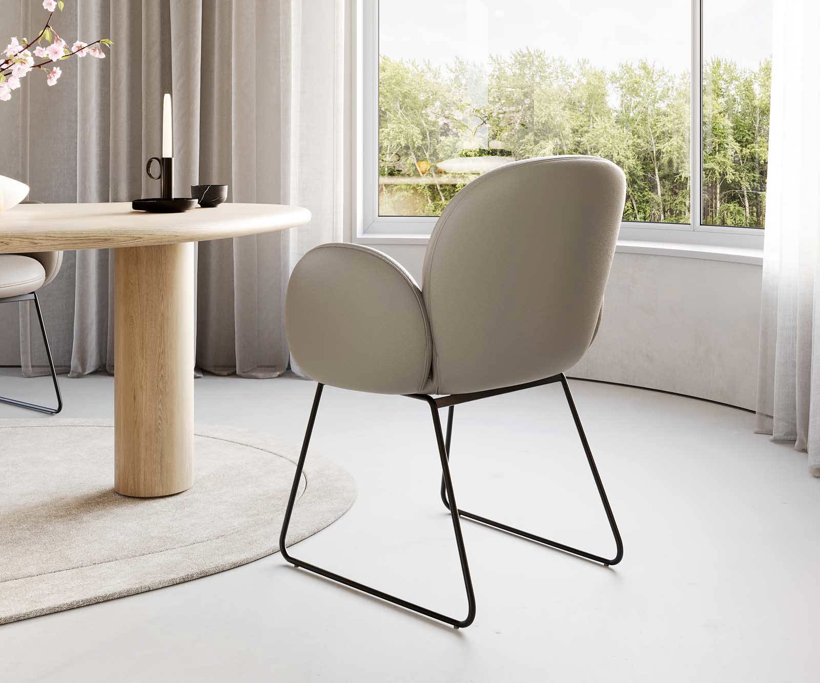 Chaise-de-salle-à-manger Nube-Flex avec accoudoirs cuir de vache couleur boue pied trapèze noir ressorts ensachés 4