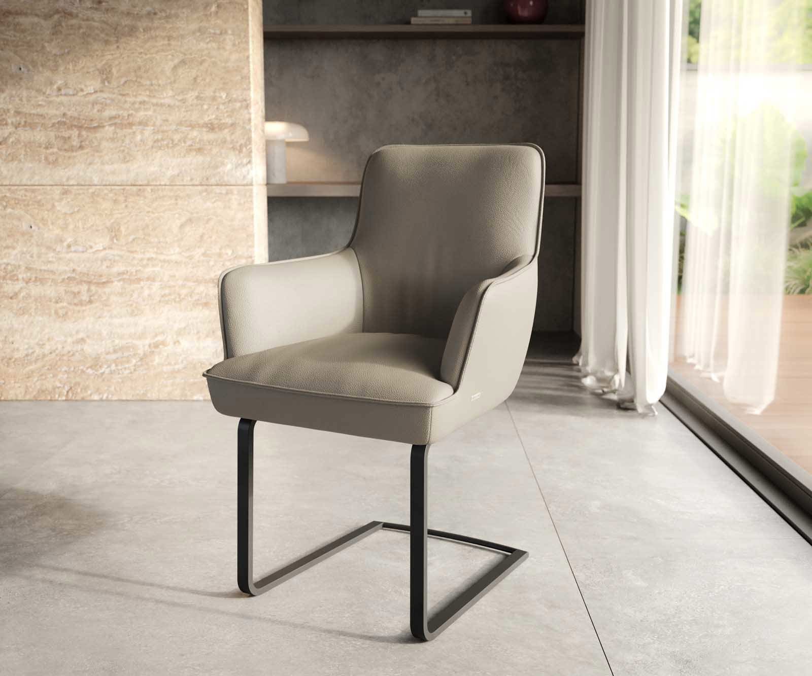 Freischwinger Heira-Flex mit Armlehnen Echt-Leder Schlamm Freischwinger flach Schwarz Taschenfederkern Freischwinger Heira-Flex mit Armlehnen Echt-Leder Schlamm Freischwinger flach Schwarz Taschenfederkern