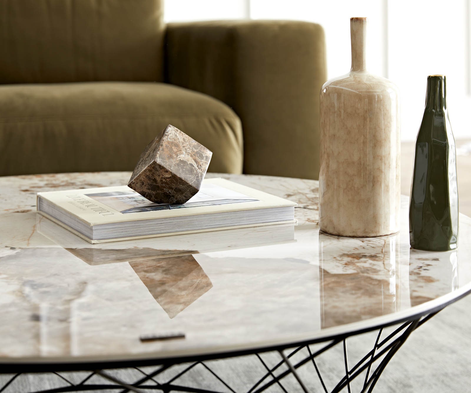 Table-basse Lassina 100x100 cm Céramique Minas Melange Blanc-Beige Piétement métal effet titane 5