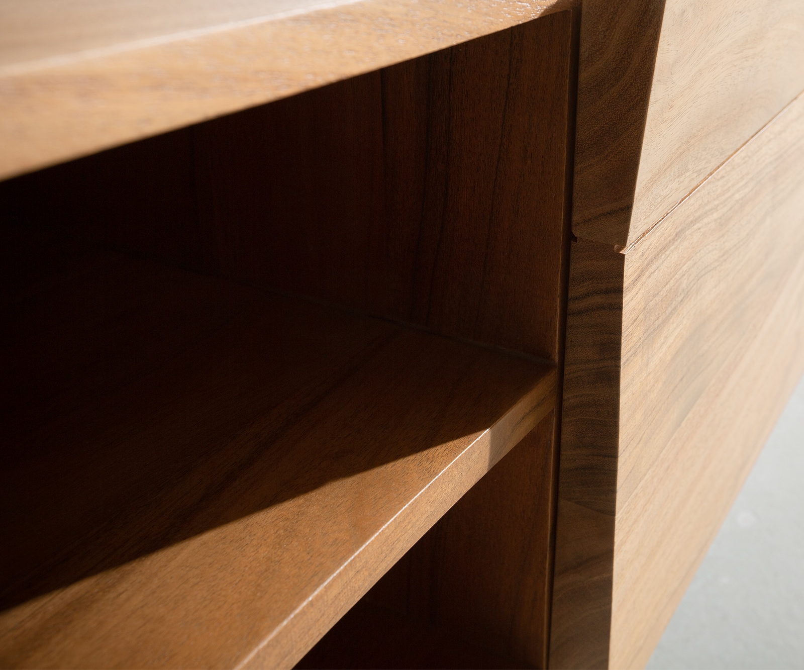 Meuble-TV Kayu 200 cm acacia naturel 2 portes flottantes 3 Meuble-TV Kayu 200 cm acacia naturel 2 portes flottantes 3