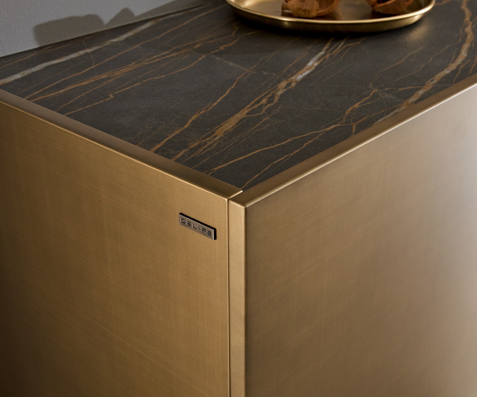 Sideboard Kazu 220 cm Metallic Gold 4 Türen Acrylfuß Keramik Laminam®Noir Desir Braun 4