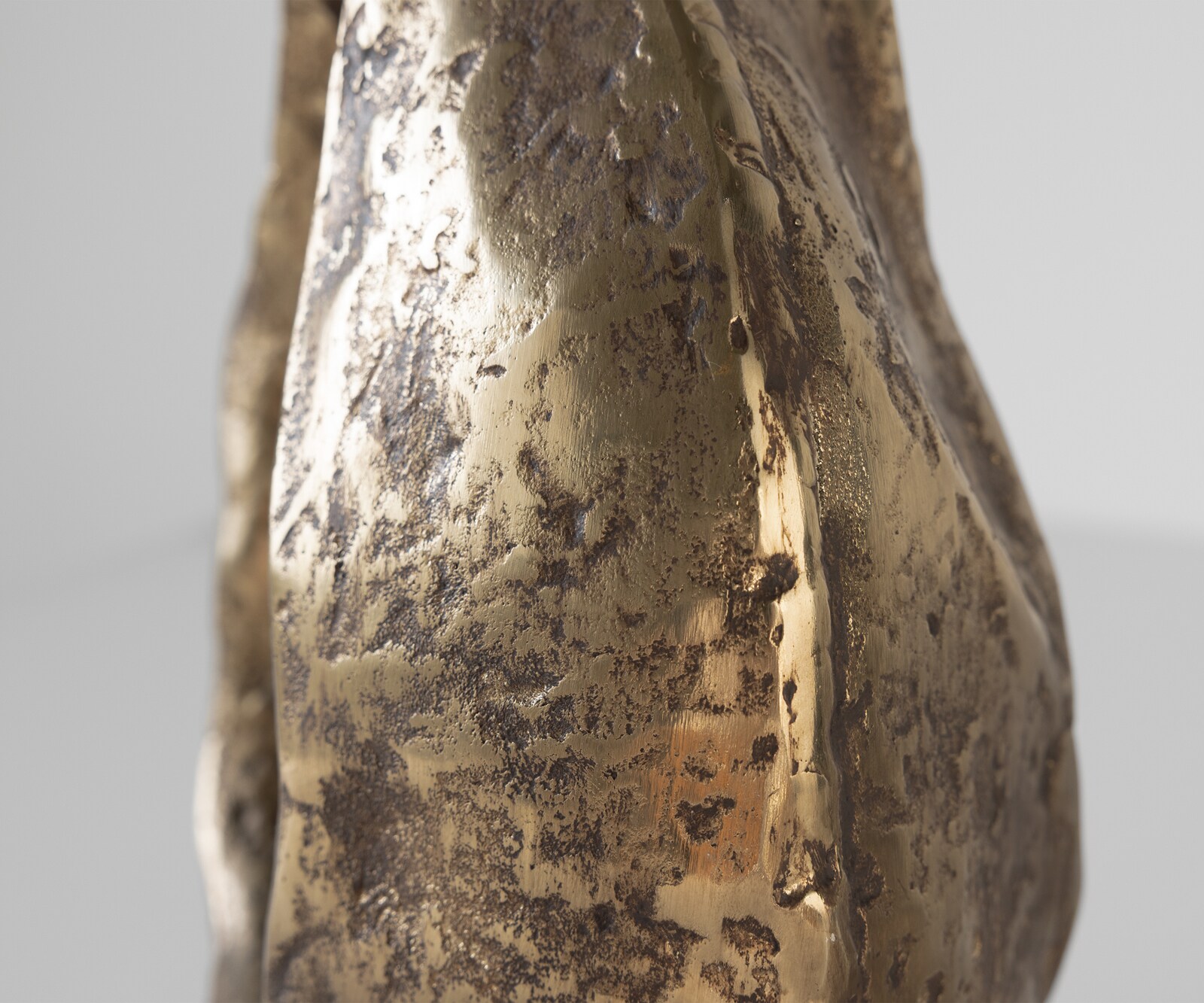 Sculpture Nexora l34 x P17 x H40 cm Aluminium Oro Antico Faite main 4