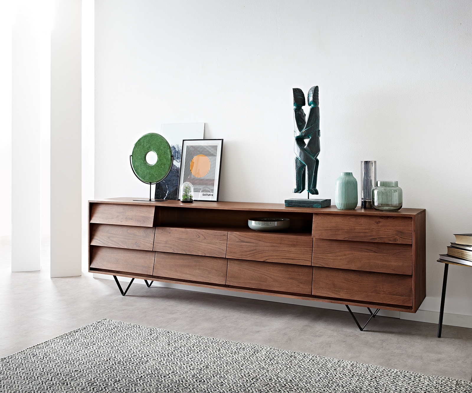 Sideboard Eloi 240x40 cm Akazie Braun 2 Türen 6 Schubladen V-Fuß Schwarz Sideboard Eloi 240x40 cm Akazie Braun 2 Türen 6 Schubladen V-Fuß Schwarz