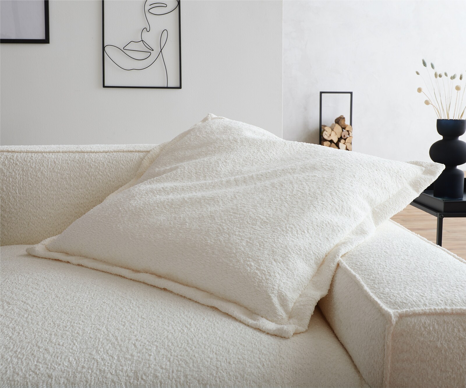 Coussin-à-lancer Sirpio 70x70 bouclé blanc crème 1