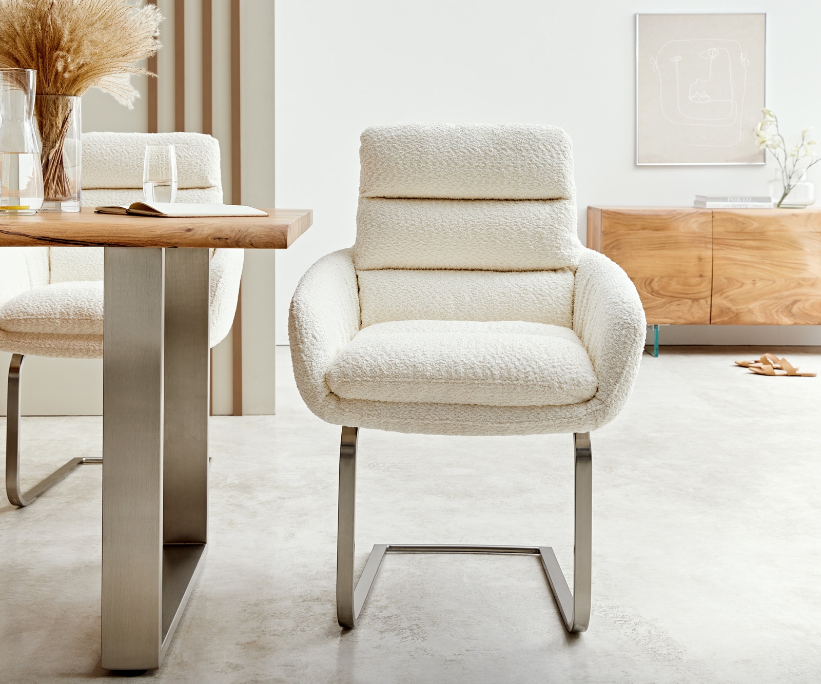 Freischwinger Abelia-Flex mit Armlehnen Bouclé Weiß Freischwinger flach Edelstahl 2 Freischwinger Abelia-Flex mit Armlehnen Bouclé Weiß Freischwinger flach Edelstahl 2