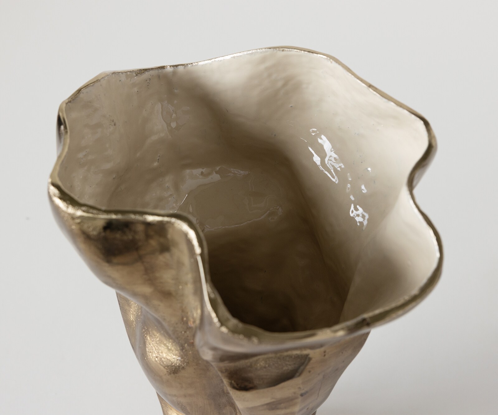 Vase Mimoro B28 x T24 x H38 cm Aluminium Champagner Ivory Handgemacht 5