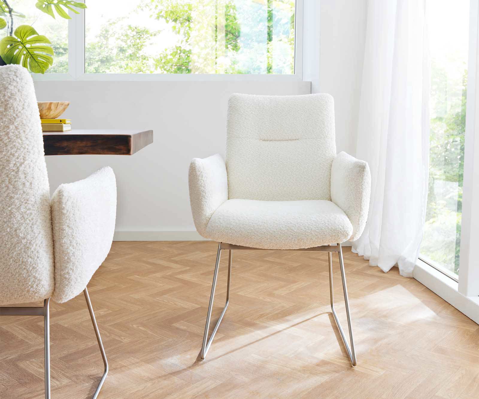 Chaise-de-salle-à-manger Jova-Flex avec accoudoirs bouclé blanc pied trapèze acier inoxydable brossé ressorts ensachés 1