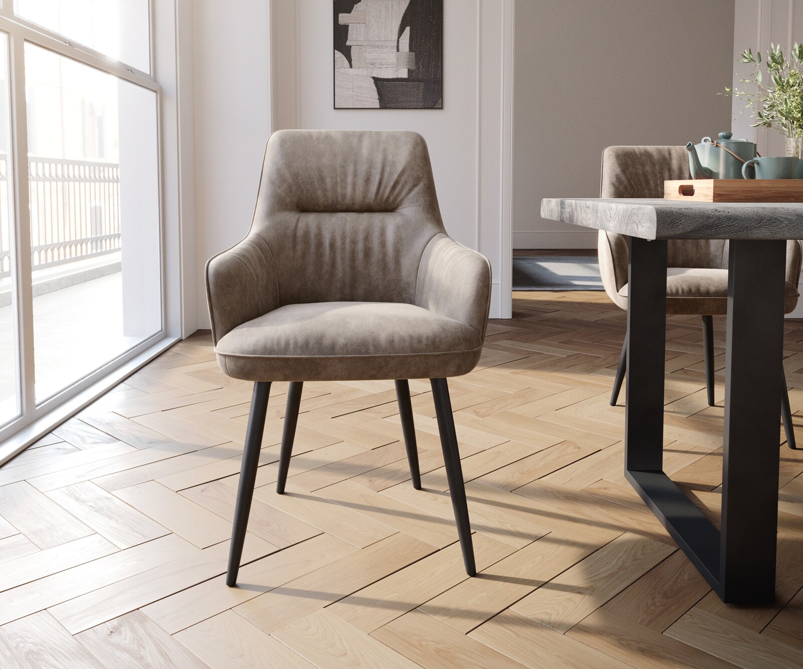 Chaise-de-salle-à-manger Zelia-Flex avec accoudoirs microvelours taupe vintage 4 pieds coniques noir ressorts ensachés 1