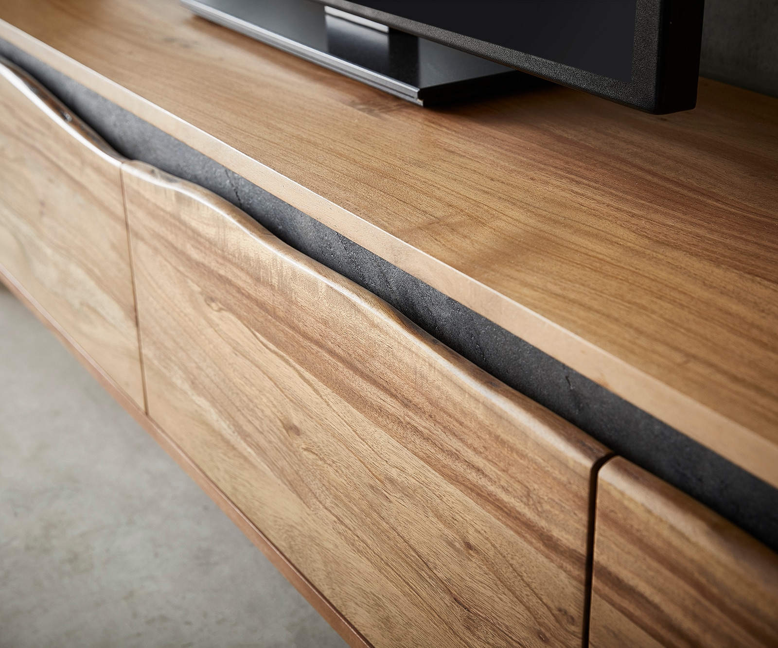 Lowboard Stonegrace 220x35 cm Akazie Natur 4 Türen Baumkante 3 Lowboard Stonegrace 220x35 cm Akazie Natur 4 Türen Baumkante 3