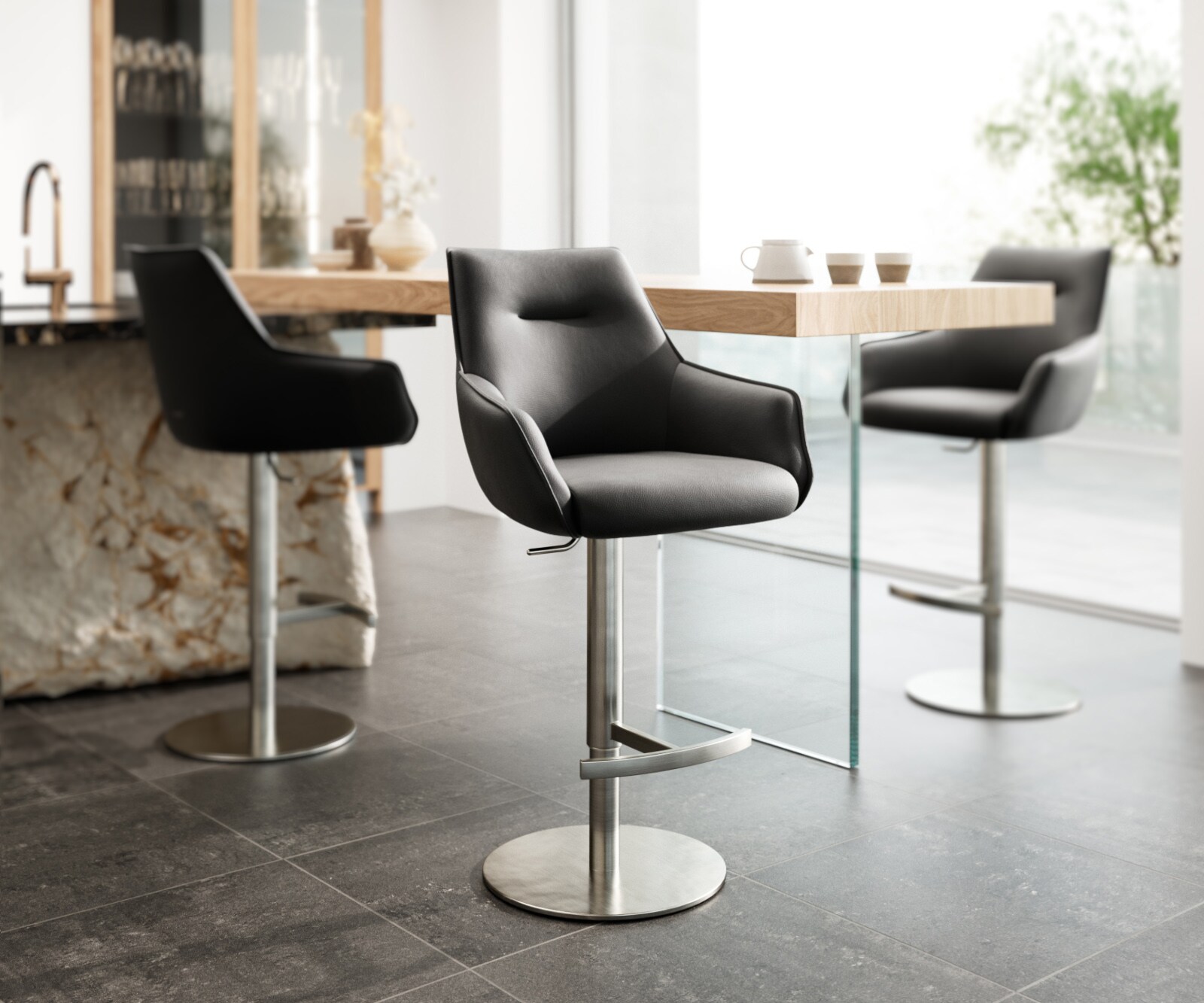 Chaise-de-bar Alja-Flex cuir véritable noir pied pivotant réglable en hauteur acier inoxydable pivotant ressorts ensachés 1