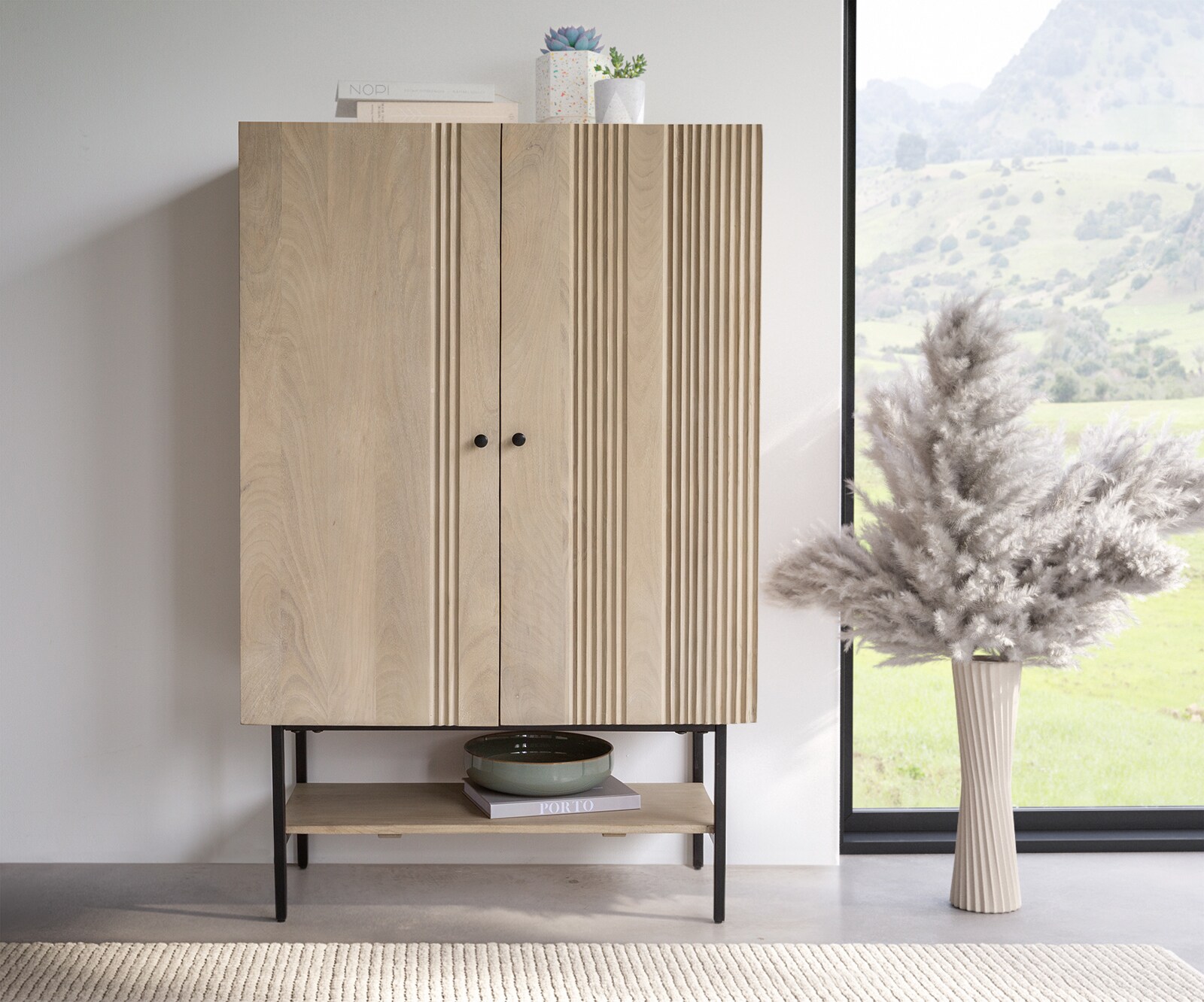 Highboard Nestos 90x140 cm Mango White Wash Metall Schwarz 2 Türen