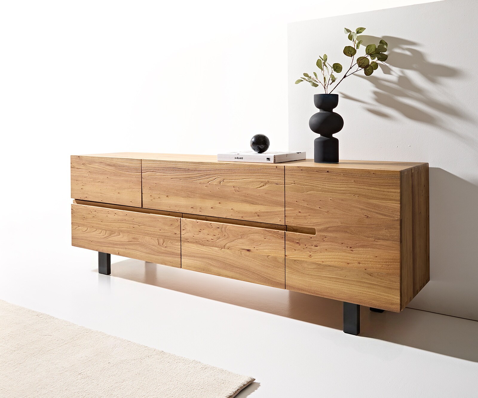 Buffet Tiamar 180 cm orme naturel 1 porte 4 tiroirs pieds carrés en métal noir 1