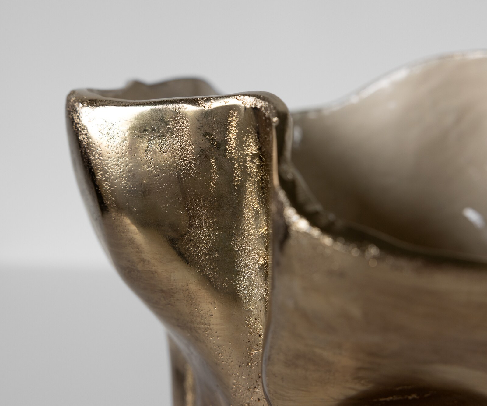 Vase Mimoro B28 x T24 x H38 cm Aluminium Champagner Ivory Handgemacht 3