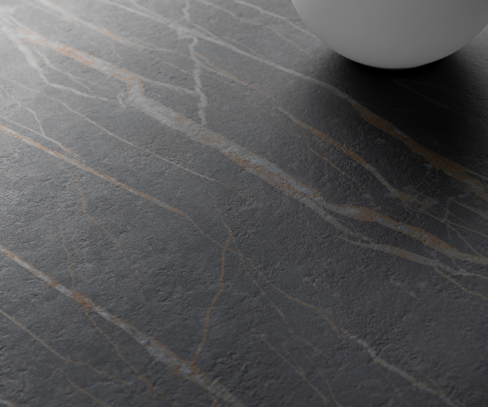 Table-basse Borna 100x100 cm Céramique Laminam®Noir Desir Marron Piétement Conique Finition Effet Titane 3 Table-basse Borna 100x100 cm Céramique Laminam®Noir Desir Marron Piétement Conique Finition Effet Titane 3
